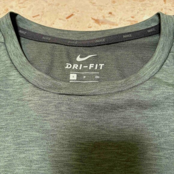 2 Nike Dri-Fit Breathe Swoosh Graphic T-Shirts - Men's Small - Picture 11 of 15